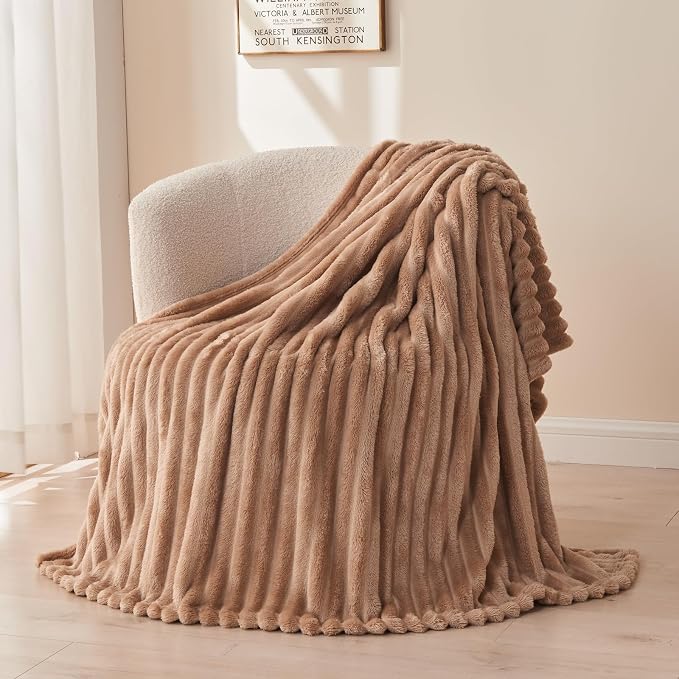 NEWCOSPLAY Fleece Ribbed Cozy Queen Blanket - Image 9