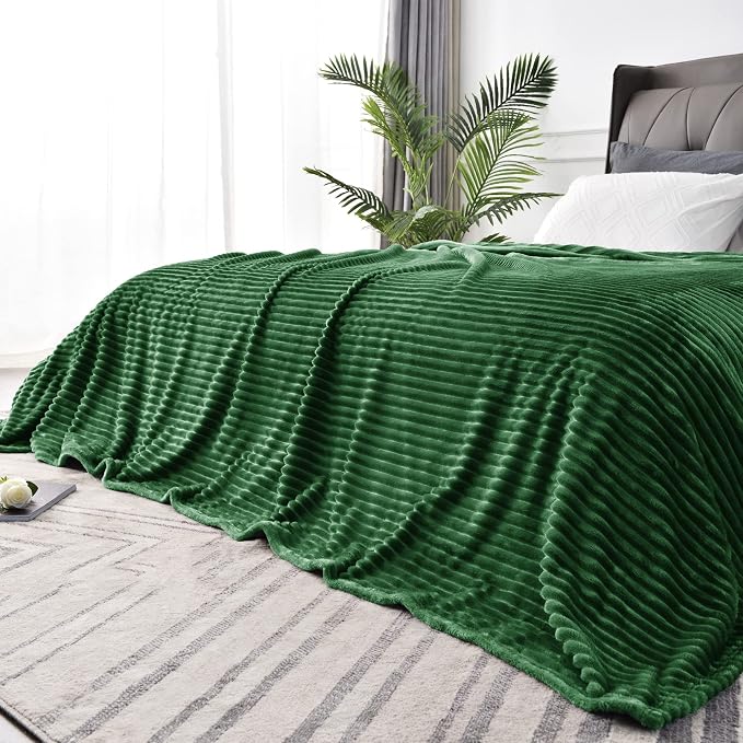 BEDELITE Ribbed Jacquard Dark Green Blankets Queen Size by BEDELITE