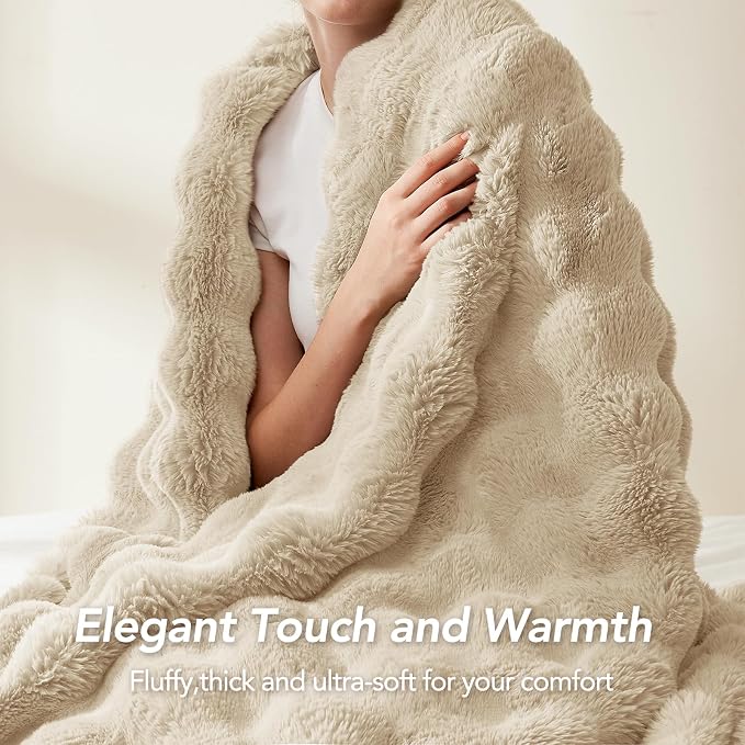 L'AGRATY Faux Rabbit Fur Throw Blanket - Image 5
