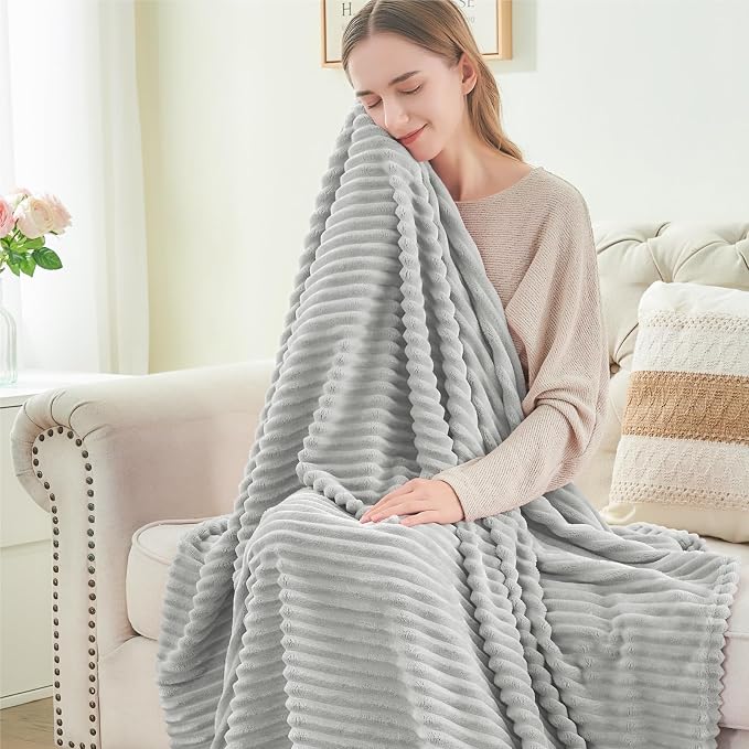BEDELITE Ribbed Jacquard Light Grey Fleece Twin Blanket - Image 4