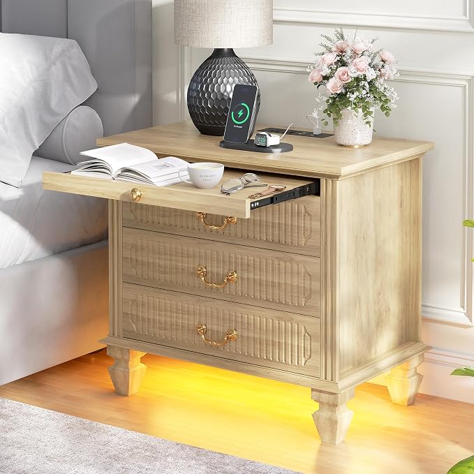 FREDEES 25.6'' Wide Bedside Table by FREDEES