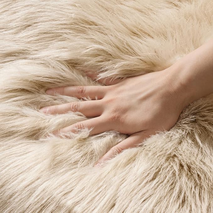 MIULEE Fluffy Area Rug 3'x5' Large Faux Fur Sheepskin Rug - Image 4
