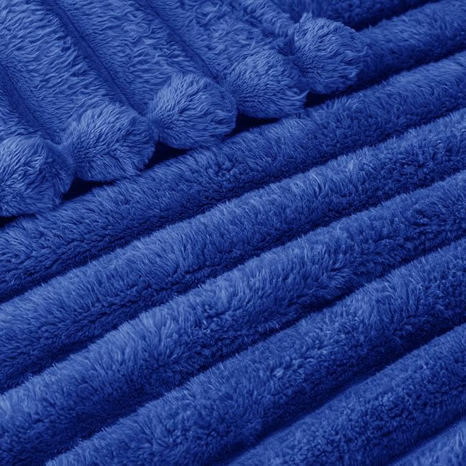 Exclusivo Mezcla Striped King Size Fleece Blanket - Image 4