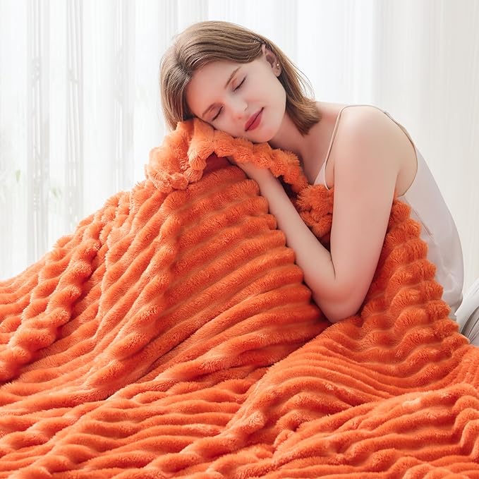 NEWCOSPLAY Fleece Ribbed Cozy Twin Blanket - Image 4