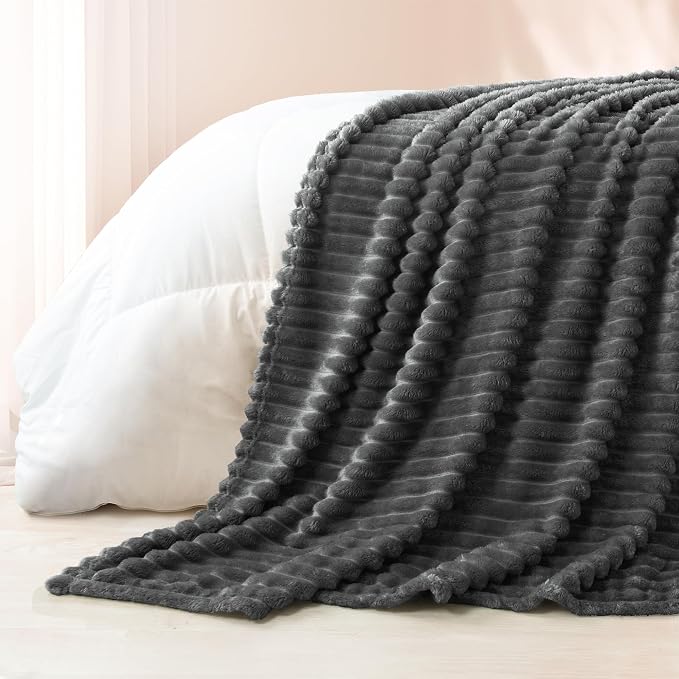Exclusivo Mezcla Striped California King Size Fleece Blanket - Image 5