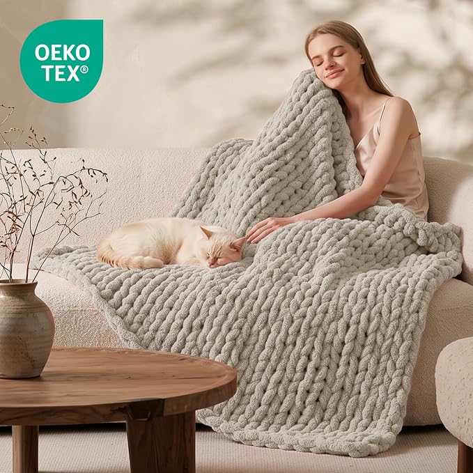 L'AGRATY Chunky Knit Throw Blanket - Image 2