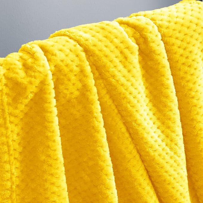 Exclusivo Mezcla Waffle Fleece Throw Blanket - Image 6