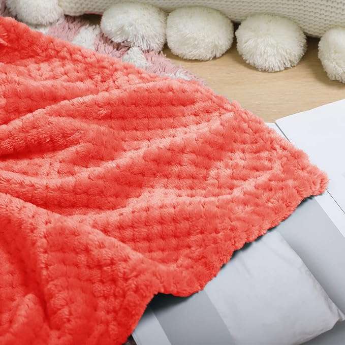Exclusivo Mezcla Waffle Fleece Throw Blanket - Image 6