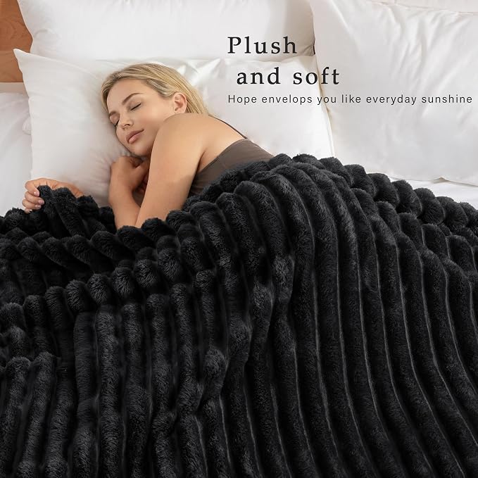 Exclusivo Mezcla Striped Queen Size Fleece Blanket - Image 2