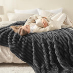 NEWCOSPLAY Fleece Ribbed Cozy King Blanket - Image 3