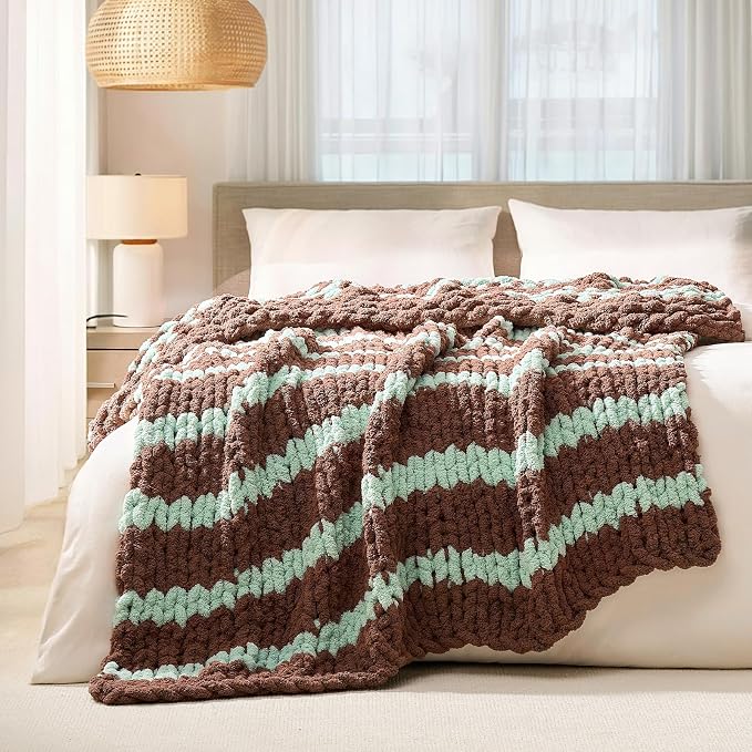 L'AGRATY Chunky Knit Throw Blanket by LAGRATY