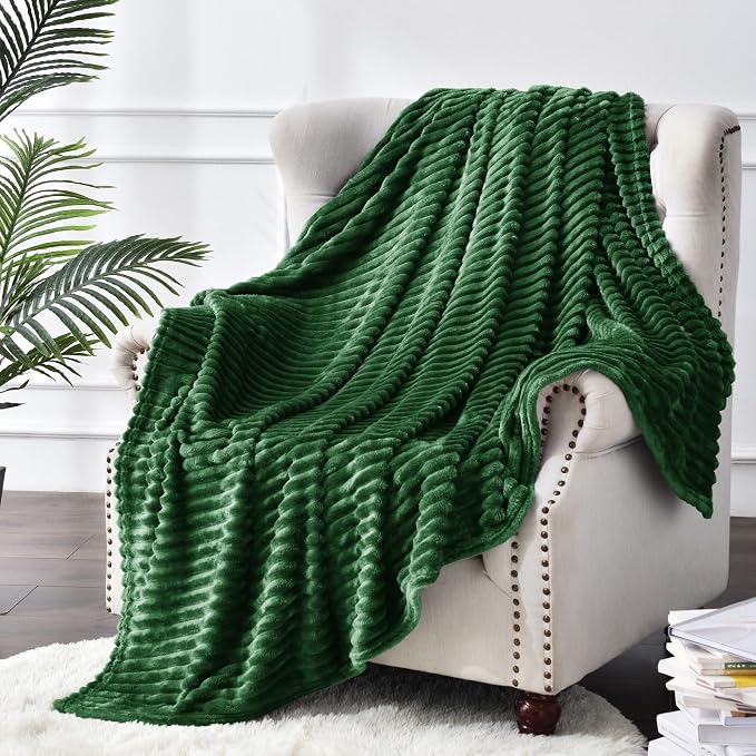 BEDELITE Ribbed Jacquard Dark Green Fleece Twin Blanket - Image 8