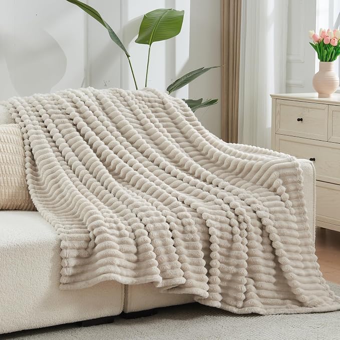 NEWCOSPLAY Fleece Ribbed Cozy Queen Blanket - Image 9