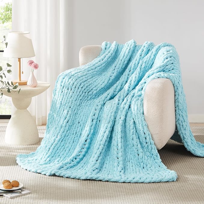 L'AGRATY Chunky Knit Throw Blanket by LAGRATY