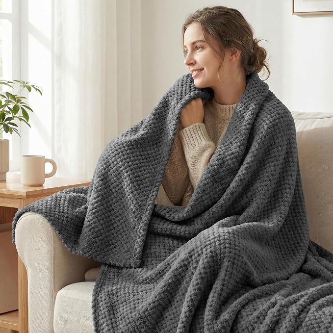 Exclusivo Mezcla Large Waffle Fleece Throw Blanket - Image 2