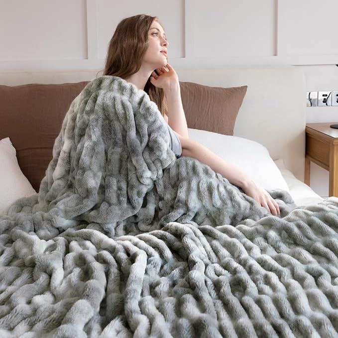 Ultra Soft Cozy Faux Fur Throw Blanket, Fuzzy Plush Thick Bubble Blanket by blunique