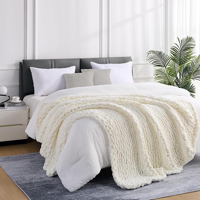 L'AGRATY Chunky Knit Throw Blanket by LAGRATY