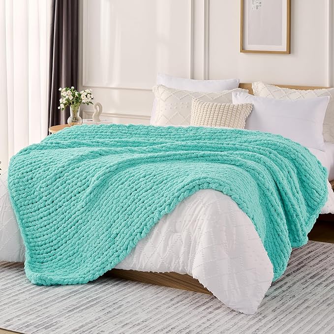 L'AGRATY Chunky Knit Throw Blanket by LAGRATY