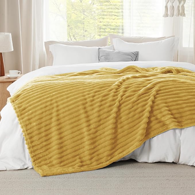 Bedsure Soft Full Size Fleece Blankets - Image 3