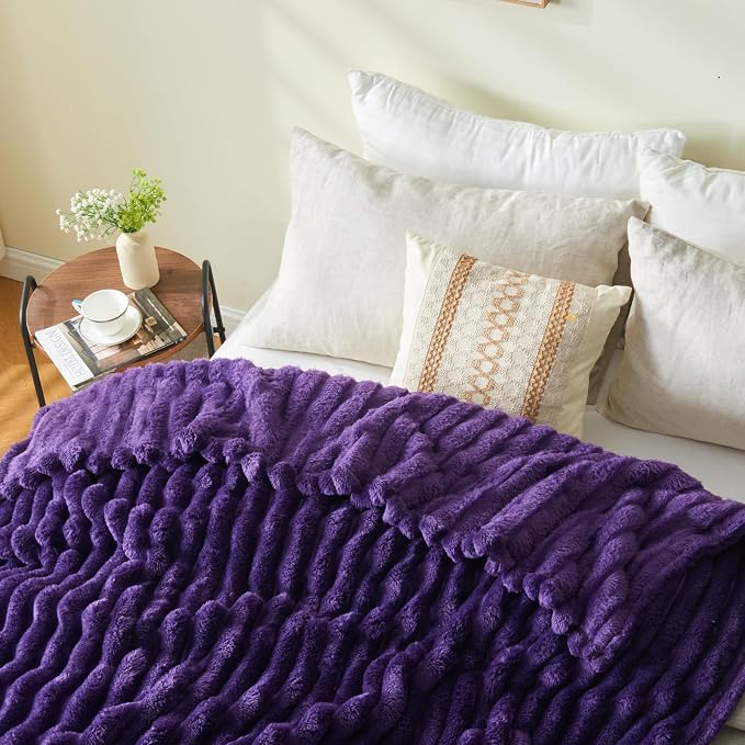 NEWCOSPLAY Fleece Ribbed Cozy King Blanket - Image 9