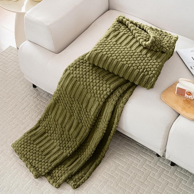 90x104 Inch Green King Size Blanket - Image 3