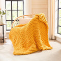 L'AGRATY Chunky Knit Throw Blanket by LAGRATY