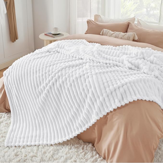 Bedsure Soft Cal King Size Blanket - Image 7