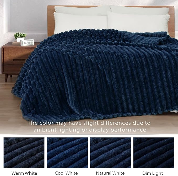 Exclusivo Mezcla Striped Fleece Throw Blanket - Image 3