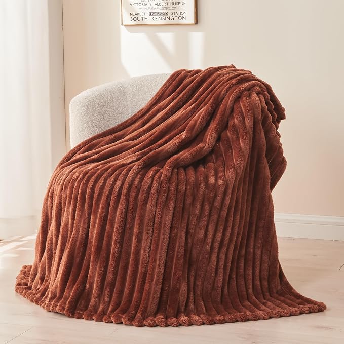 NEWCOSPLAY Fleece Ribbed Cozy Queen Blanket - Image 9