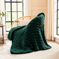 L'AGRATY Chunky Knit Throw Blanket by LAGRATY