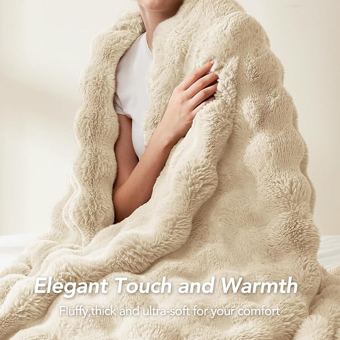 L'AGRATY Faux Rabbit Fur Throw Blanket - Image 6