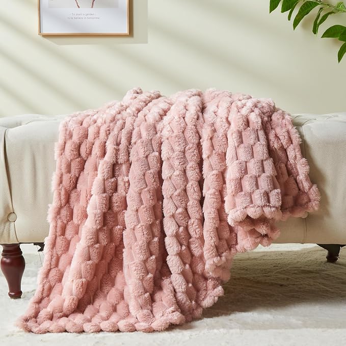 NEWCOSPLAY Fleece Clouds Cozy King Blanket - Image 9