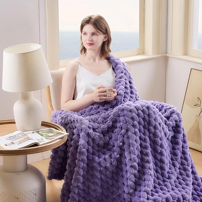 NEWCOSPLAY Fleece Clouds Cozy King Blanket - Image 4