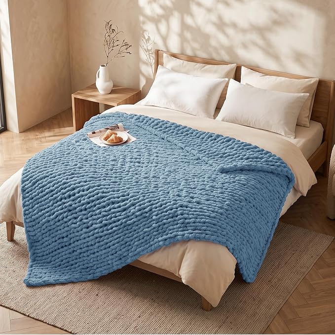 L'AGRATY Chunky Knit Throw Blanket - Image 9