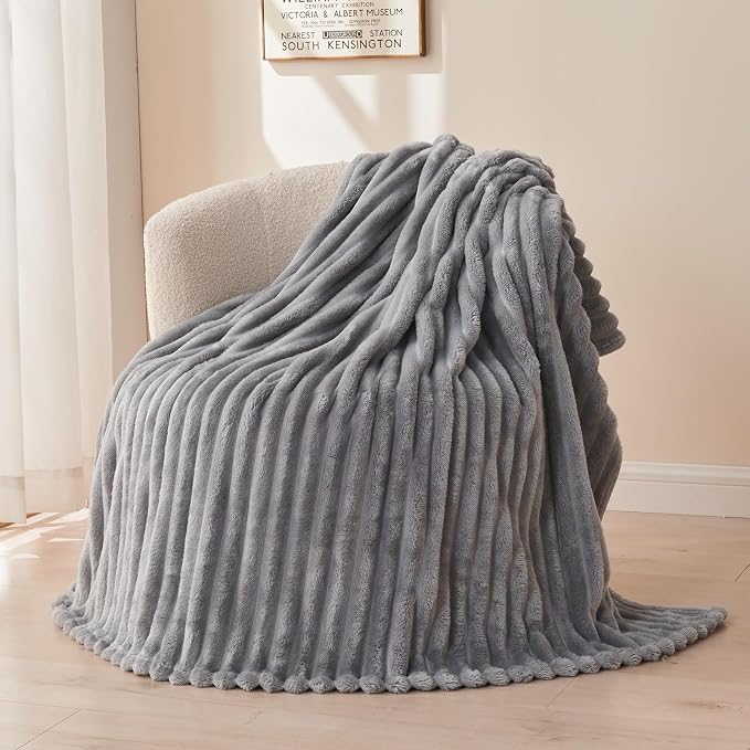 NEWCOSPLAY Fleece Ribbed Cozy Queen Blanket - Image 9