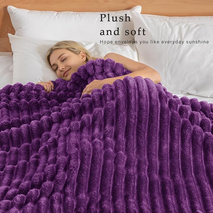 Exclusivo Mezcla Striped Queen Size Fleece Blanket - Image 2