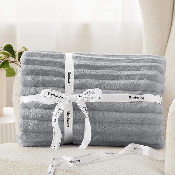 Bedsure Full Size Fleece Blankets - Image 9