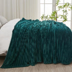 NEWCOSPLAY Fleece Ribbed Cozy Queen Blanket - Image 4