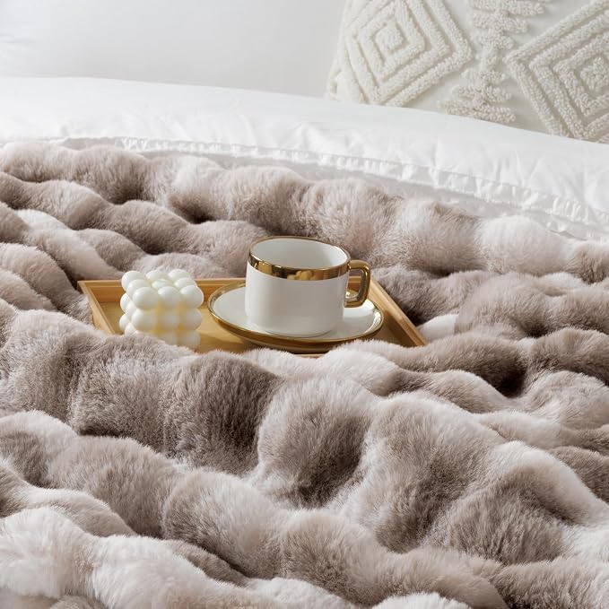 Luxury 1000GSM Rabbit Faux Fur Blanket, Super Heavy Warm Cozy Brown Blankets - Image 5