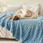 NEWCOSPLAY Fleece Clouds Cozy King Blanket - Image 3