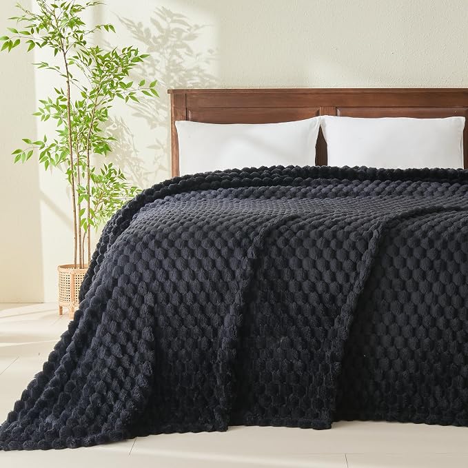 NEWCOSPLAY Fleece Clouds Cozy King Blanket - Image 2