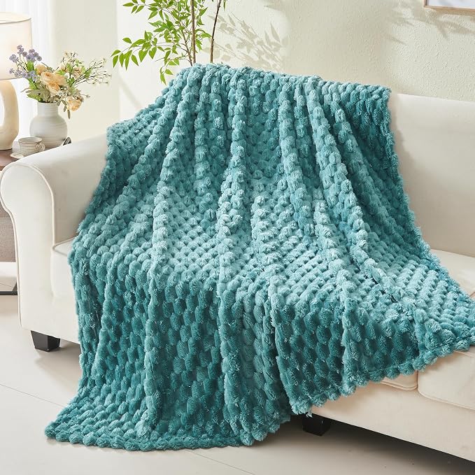 NEWCOSPLAY Fleece Clouds Cozy Twin Blanket - Image 3