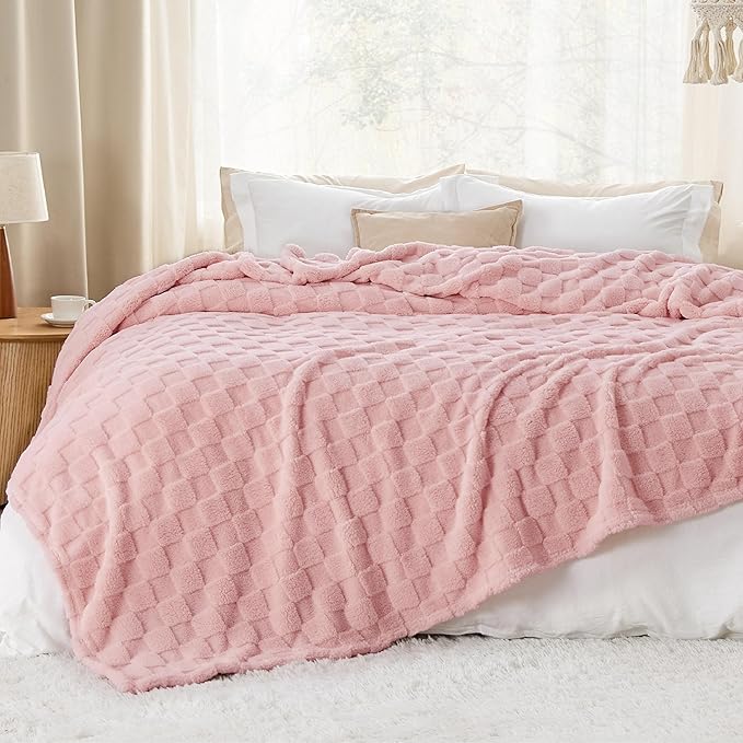 Bedsure GentleSoft Blankets Queen Size - Image 5