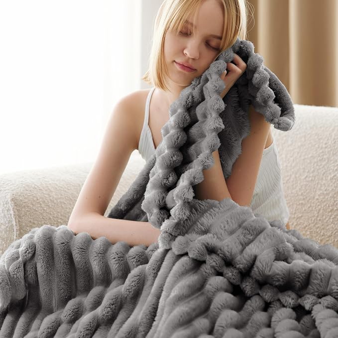 Bedsure Soft Twin XL Blanket for Bed Dorm Frost Gray 66"x90" | Birthday Gifts - Image 4