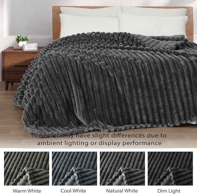 Exclusivo Mezcla Striped California King Size Fleece Blanket - Image 3