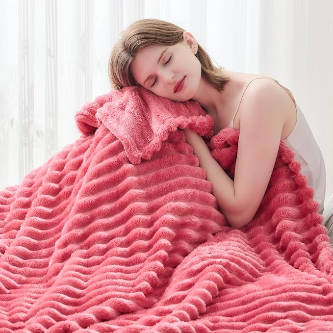 NEWCOSPLAY Fleece Ribbed Cozy Queen Blanket - Image 7