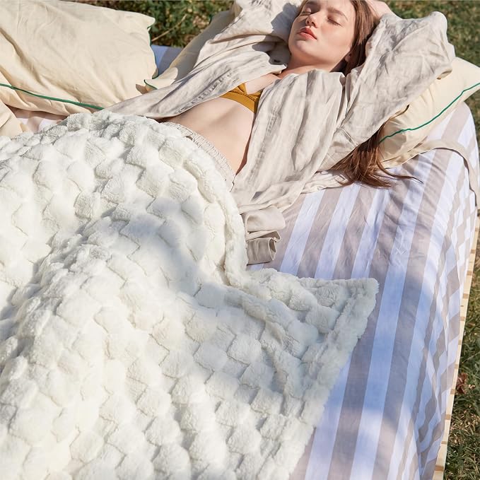 Bedsure GentleSoft White Throw Blanket - Image 9