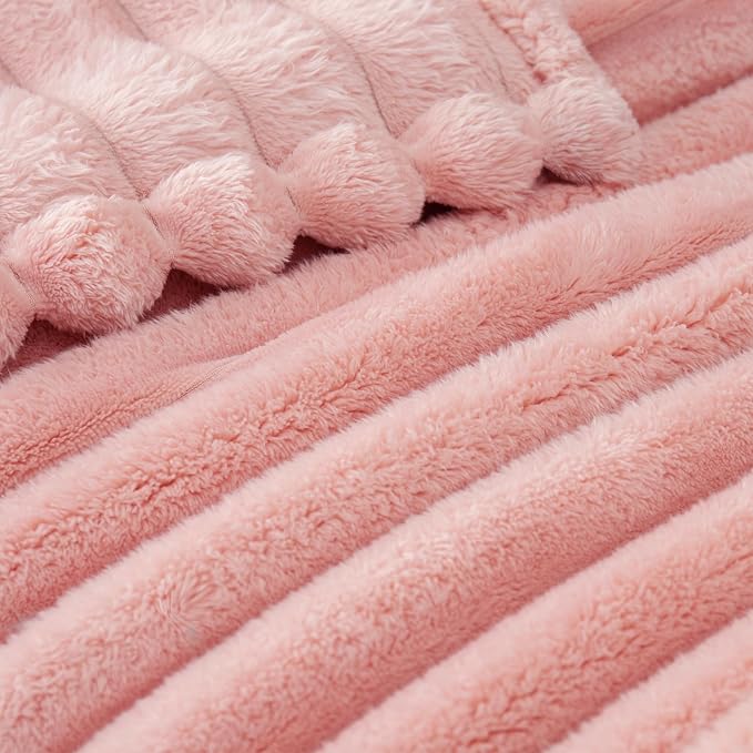 Exclusivo Mezcla Striped Queen Size Fleece Blanket - Image 4