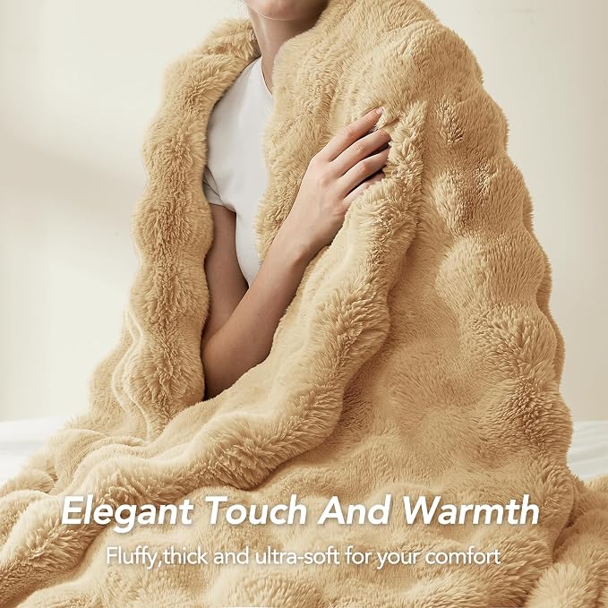 L'AGRATY Faux Rabbit Fur Throw Blanket - Image 5