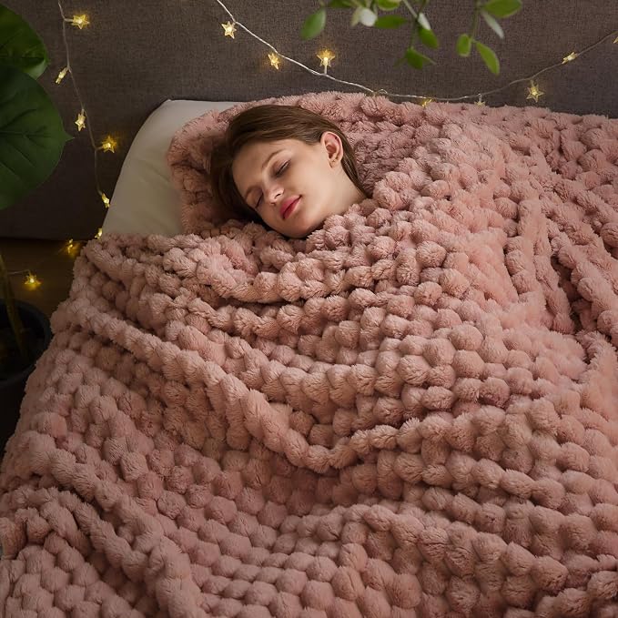 NEWCOSPLAY Fleece Clouds Cozy Queen Blanket - Image 2